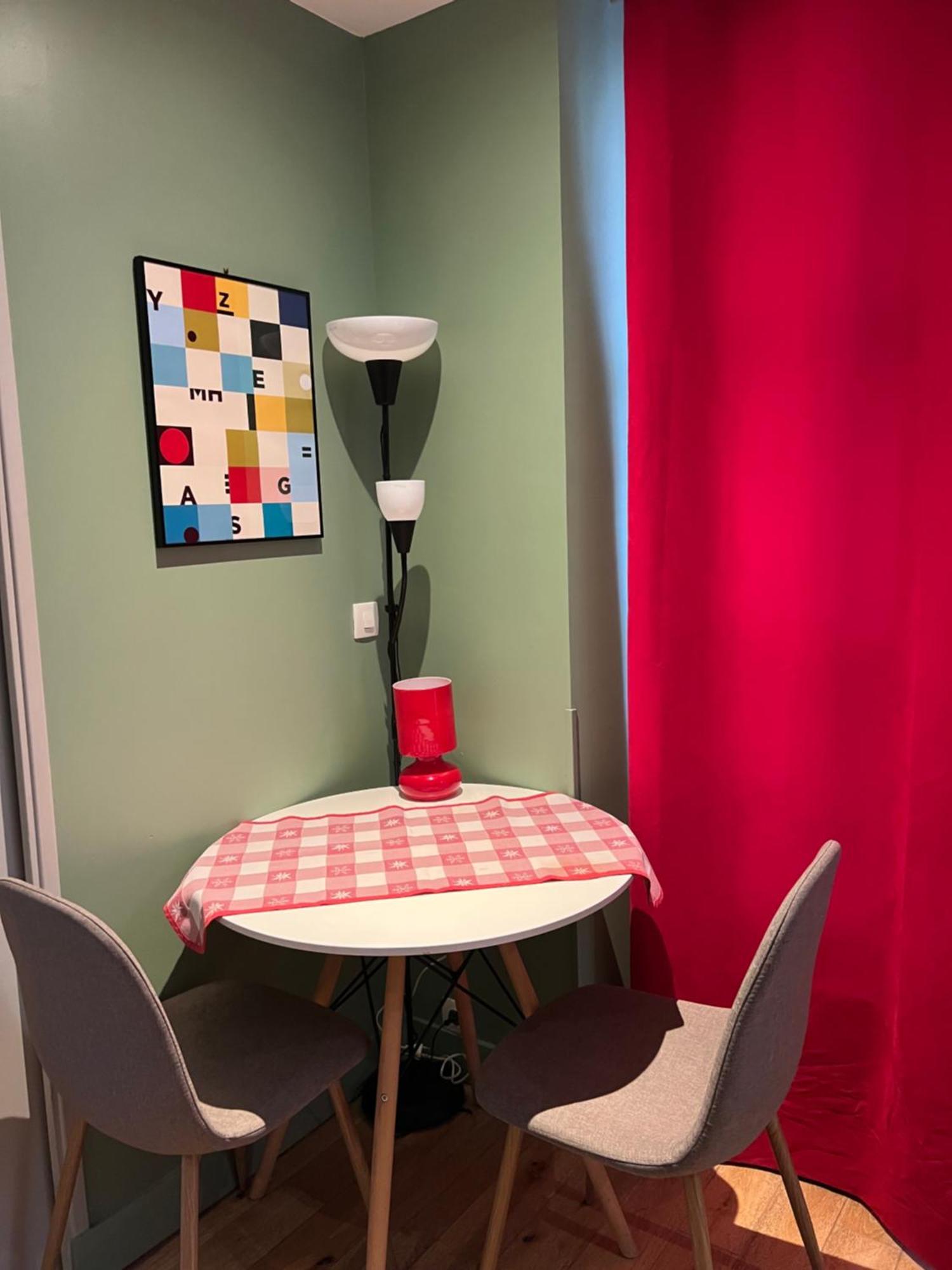 Les Petits Apparts Versailles Esterno foto